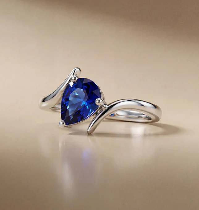 Blue gemstone ring from the Aleza collection